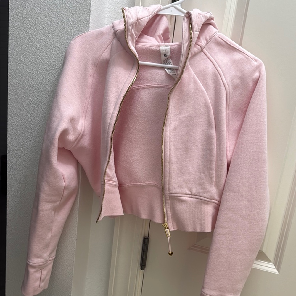 lululemon cropped scuba hoodie
